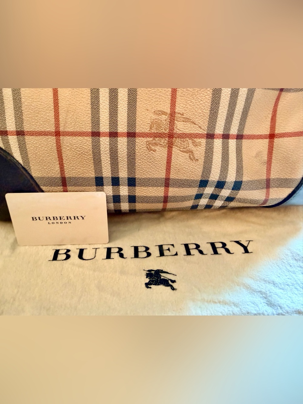 Authentic Classic Burberry Haymarket Collection Large Bag - Picture 7 of 15